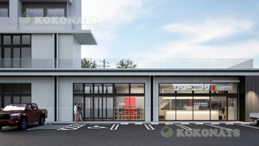 商業施設内テナント 外観建築パース|店舗ファサードの3DCG可視化 商業施設内に計画されたテナント区画の外観建築パースです。コンクリート打放し調の外壁と大開口のガラスファサードを組み合わせ、施設全体との調和を意識した店舗外観を3DCGで表現しています。店舗内部の視認性を確保しつつ、サイン計画や開口寸法、歩行者動線との関係が確認できる構成とし、テナント誘致や設計検討、関係者間での完成イメージ共有を目的としています。商業施設におけるテナント外観デザインの検討資料として活用可能な建築CGパースです。